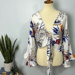 I. Madeline bell sleeve floral wrap crop top Size small NWT